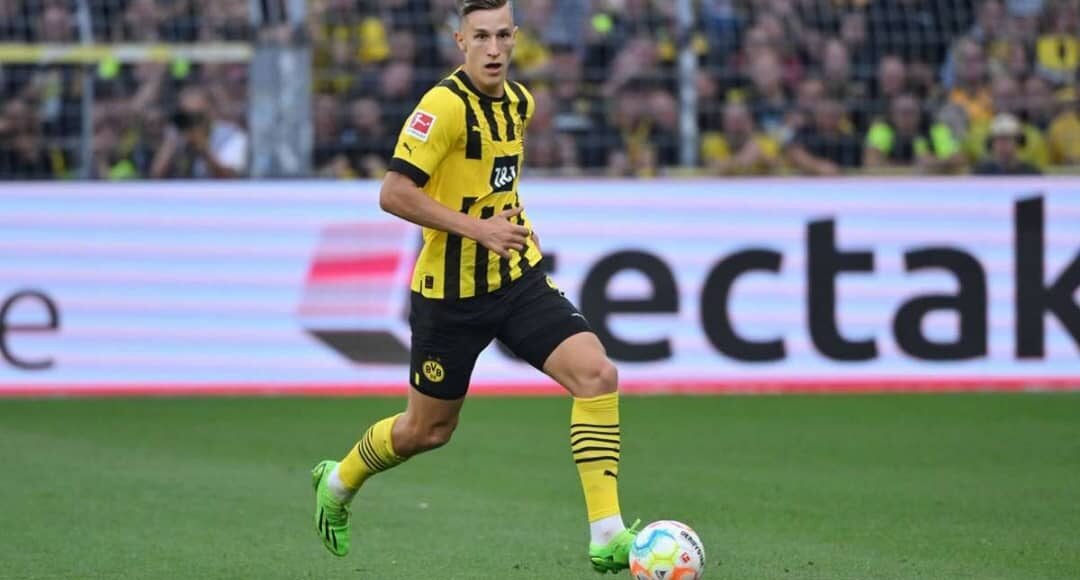 برشلونة يرفع الراية البيضاء أمام ريال مدريد في صفقة دفاعية