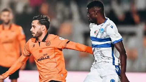 تعادل قاتل يحرم الهلال من الفوز على نهضة بركان في ربع النهائي